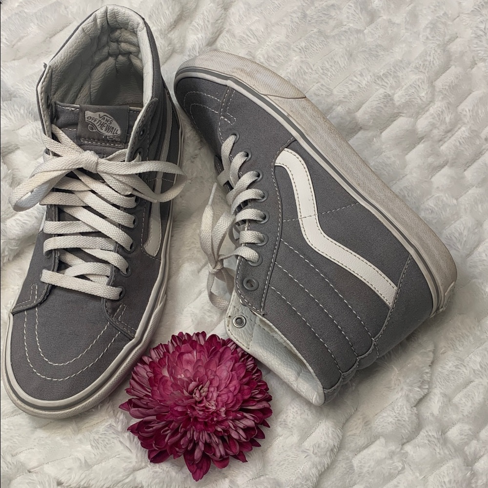 🌹 VINTAGE Vans • Gray and White High-Top Sneakers “WORLD’S #1 SKATEBOARD SHOE •